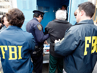 В Соединенных Штатах привлечены к уголовной ответственности десятки членов армянской преступной группировки, которая специализировалась на вымогательстве, банковском мошенничестве и аферах с кредитками