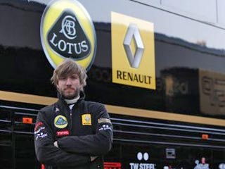 Новым напарником Петрова в Lotus Renault стал Ник Хайдфельд 