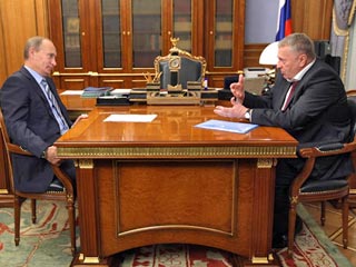 В апреле прошлого года Жириновский передал премьер-министру Владимиру Путину папку с компроматом на мэрию и покровительствуемые ею учреждения