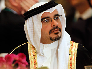 Наследный принц Бахрейна шейх Сальман бен Хамад Аль Халифа объявил сегодня о проведении дня поминовения по "погибшим сынам" в стране в результате столкновения с армией и полицией