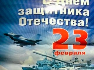 В Санкт-Петербурге плакаты, где над российскими кораблем и танком летит китайский истребитель Chengdu J-10