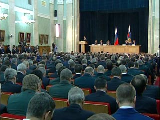 Президент Дмитрий Медведев провел Всероссийское координационное совещание руководителей правоохранительных органов, поставив перед ними основные задачи и пригрозив увольнениями за вмешательство в дела следствия