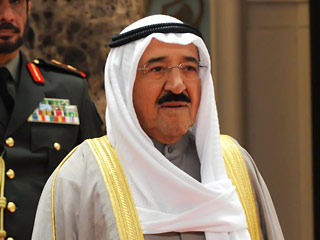 В то время как в арабских странах бушуют беспорядки, эмир Кувейта решил щедро заплатить своим подданным за сохранение спокойствия