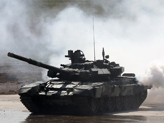 Российский танк Т-90С произвел сенсацию на экстремальных испытаниях в арабской пустыне