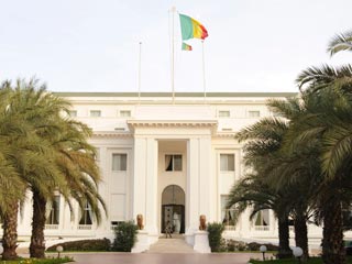 Власти Сенегала объявили о разрыве дипломатических связей с Ираном, обвинив его в причастности к поставкам оружия повстанцам, в боях с которыми погибли сенегальские военные