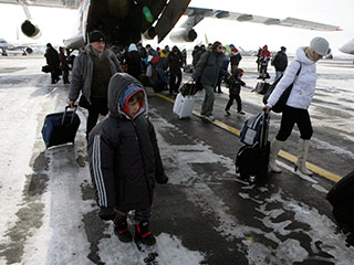 В московском аэропорту "Домодедово" совершил посадку второй самолет с россиянами, эвакуированными из охваченной беспорядками Ливии