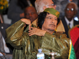 В правящих кругах Триполи сообщили о новых планах пытающегося сохранить свою власть ливийского лидера Муаммара Каддафи
