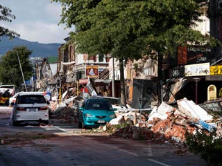 Число жертв землетрясения в районе второго по величине новозеландского города Крайстчерч увеличивается. По последним данным, оно выросло до 98 человек