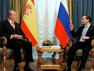 Президент России Дмитрий Медведев принял в Санкт-Петербурге короля Испании Хуана Карлоса I
