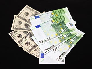 Доллар потерял еще 4 копейки, евро - 19