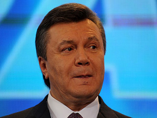 Не осталось без внимания геев и замечание Януковича о том, что на улицах украинских городов много красивой молодёжи. "Когда я бываю в Харькове, я всегда замечаю, как там много красивых юношей"