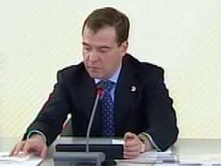 "Единая Россия" представила Дмитрию Медведеву список кандидатов на посты губернатора Камчатского края и главы Карачаево-Черкесии