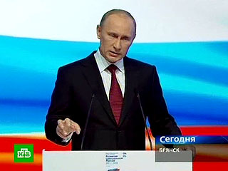 Премьер-министр России Владимир Путин пообещал, что правительство может осенью еще раз проиндексировать зарплаты бюджетникам