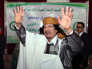 Ливийские повстанцы предложили Муаммару Каддафи возможность спастись от мести со стороны революционеров: для этого он должен уйти в отставку и уехать за границу