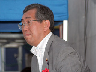 Японский премьер-министр решил назначить на вакантный пост главы МИД 51-летного демократа Такэаки Мацумото, который сейчас является первым заместителем министра иностранных дел