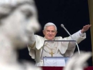 Бенедикт XVI призвал верующих к борьбе с эгоизмом в дни Великого поста