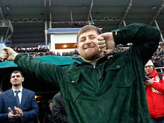 Российские и западные СМИ продолжают активно муссировать состоявшийся 8 марта в столице Чечни товарищеский футбольный матч, в котором команде под названием "Грозный" во главе с Рамзаном Кадыровым противостояла национальная сборная Бразилии образца 2002 го