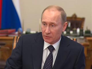 Премьер-министр России Владимир Путин дал поручение помочь Японии топливом, а также еще раз проверить готовность всех спецсил и средств на Дальнем Востоке России