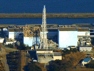 "Экстренная ситуация" объявлена на японской атомной электростанции "Фукусима-1", где вышли из строя системы охлаждения трех атомных реакторов и уже произошли три взрыва водорода