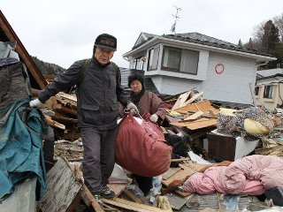 Десять миллионов иен (свыше 123 тыс. долларов) для помощи пострадавшим безвозмездно передала японским властям 70-летняя жительница города Осака
