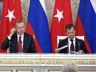 Дмитрий Медведев накануне, в среду, провел переговоры с премьер-министром Турции Реджепом Тайип Эрдоганом