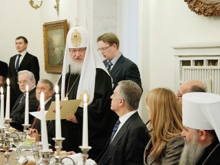 Предстоятель РПЦ выступил на традиционном приеме, организованном в посольстве Греции в Москве по случаю праздника Торжество православия