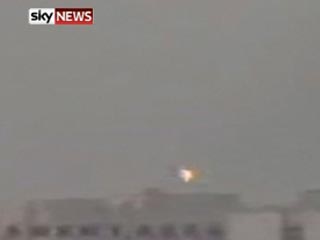 Ливийская оппозиция сегодня утром сбила над городом Бенгази самолет правительственных сил, сообщил телеканал Sky News