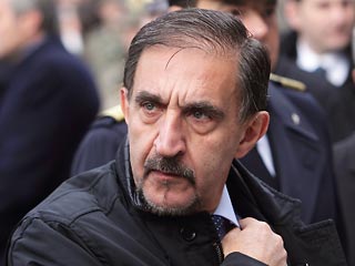 "Мы по-прежнему готовы применить все средства для эвакуации баркаса", - заявил министр обороны Италии Иньяцио Ла Русса