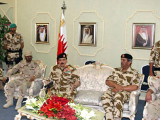 Иностранный заговор против Бахрейна провалился, заявил в понедельник король Хамад бен Иса Аль Халифа. По словам монарха "внешний заговор готовился в течение 20-30 лет, пока не созрели условия для подрывных действий"