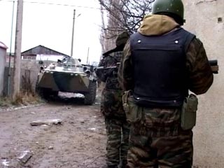 В дагестанском селе блокирован дом с убийцами судебного пристава