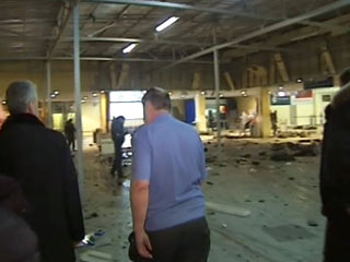 Следствие заподозрило во взрыве в аэропорту "Домодедово" "коммерческий заказ"