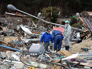 Число погибших и пропавших без вести в результате разрушительного землетрясения в Японии и последовавшего цунами превысило 23 тысячи человек