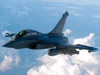 Французский истребитель в четверг сбил самолет ВВС Ливии, которые, как ранее утверждала коалиция, были полностью уничтожены