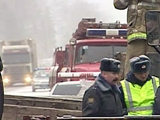 Около 45 машин столкнулись на новой дороге в Пушкинском районе Петербурга, между Пушкиным и Шушарами