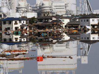 Правительство Японии планирует временно национализировать компанию TEPCO, оператора аварийной атомной электростанции "Фукусима-1"