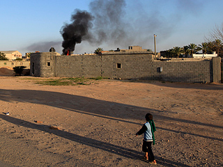 Силы западной коалиции продолжают бомбежки Ливии. Накануне вечером удары были нанесены по новым объектам к западу от Триполи
