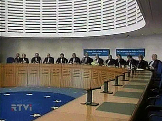 Европейский суд по правам человека в Страсбурге во вторник вынес приговор по двум искам жителей Чеченской республики к российскому правительству