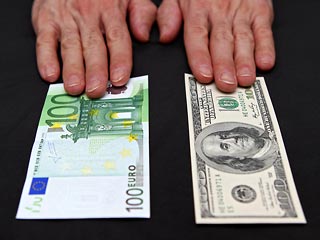 Доллар вырос на 8 копеек, евро упал на 1