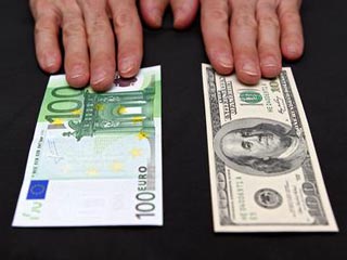 Доллар подрос на 9 копеек, евро поднялся на 37
