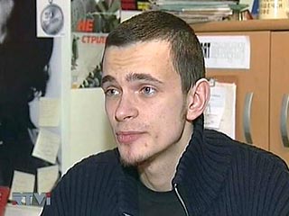 Ольга Шорина сообщила, что члена бюро "Солидарности" Илью Яшина также обвиняют в неповиновении правоохранительным органам, но он останется задержанным до утра
