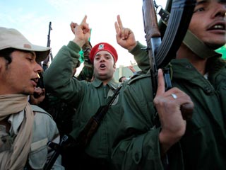 Вооруженные силы Ливии, сохраняющие верность нынешнему руководителю этой североафриканской страны, состоят в настоящее время из 15-20 тысяч человек