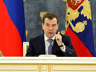 Медведев разозлился на российский авиапром после поломки своего самолета: "нужно вкалывать, а не деньги требовать"