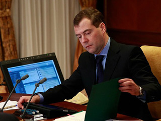 Президент РФ Дмитрий Медведев подписал перечень поручений по осуществлению первоочередных мер, направленных на улучшение условий инвестиционного климата в Российской Федерации