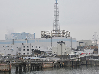 На аварийной АЭС "Фукусима-1" сегодня были найдены тела двух сотрудников станции, которые числились пропавшими без вести после разрушительного землетрясения 11 марта
