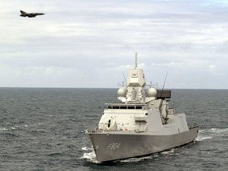 Голландский фрегат "Тромп", находящийся у берегов Сомали в рамках антипиратской операции НАТО, освободил захваченное в Аденском заливе иранское рыболовецкое судно