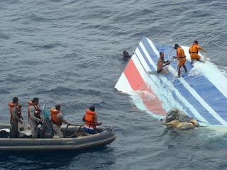 У побережья Бразилии обнаружены обломки разбившегося в 2009 году лайнера