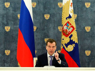 Эксперты о плане Медведева: косметическая корректировка не повысит конкуренцию и не снизит тарифы