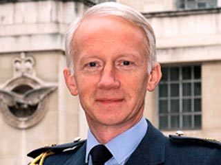 Операция международной коалиции в Ливии продлится еще около полугода, заявил командующий британских ВВС Стивен Далтон