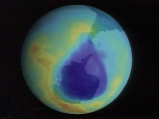 Толщина озонового слоя над Арктикой уменьшилась до рекордного уровня из-за содержащихся в атмосфере химикатов и заморозков в стратосфере