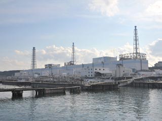 Остановка неконтролируемой утечки в Тихий океан радиоактивной воды с аварийной АЭС "Фукусима-1" путем ликвидации большого пролома в здании станции может оказаться лишь временной. Специалисты не исключают, что в помещениях АЭС вскоре обнаружатся другие про